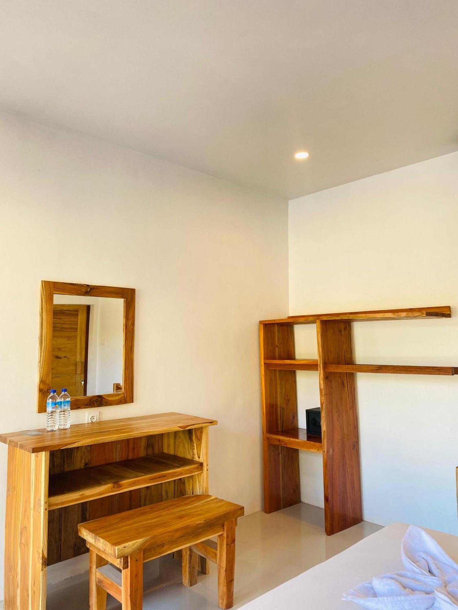 Sky Mountain Views Hotel Kuta  Exterior photo