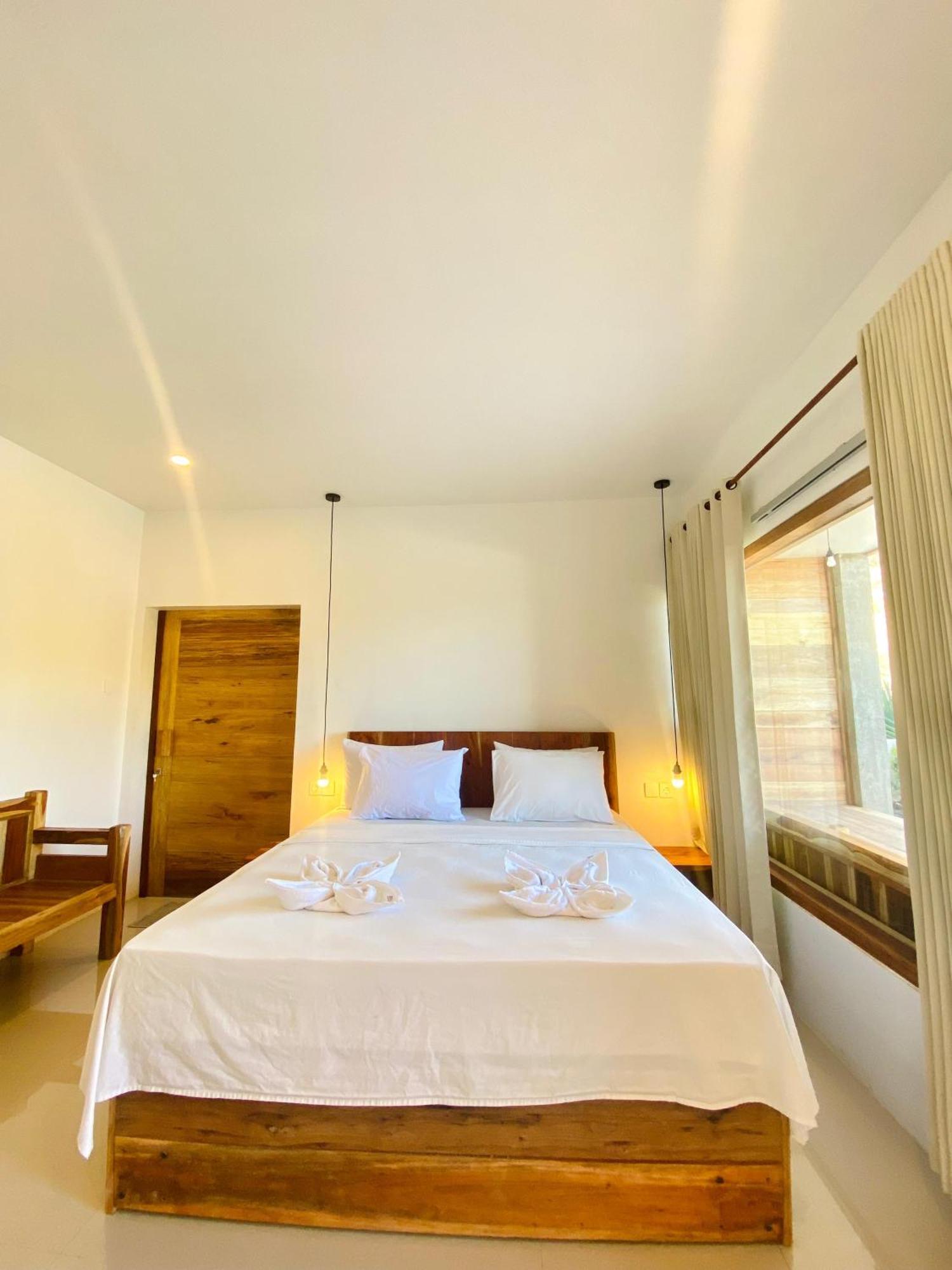 Sky Mountain Views Hotel Kuta  Exterior photo