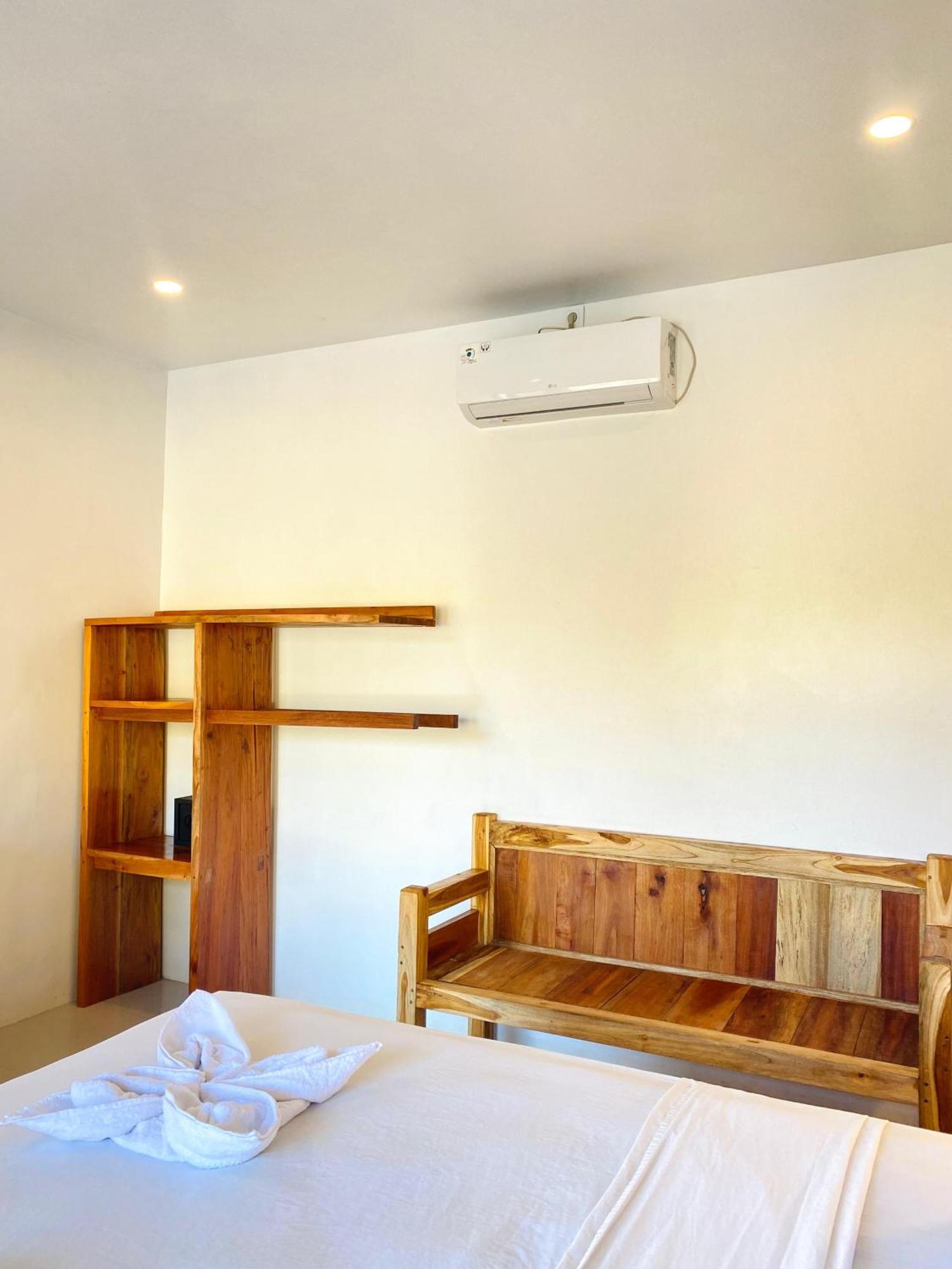 Sky Mountain Views Hotel Kuta  Exterior photo