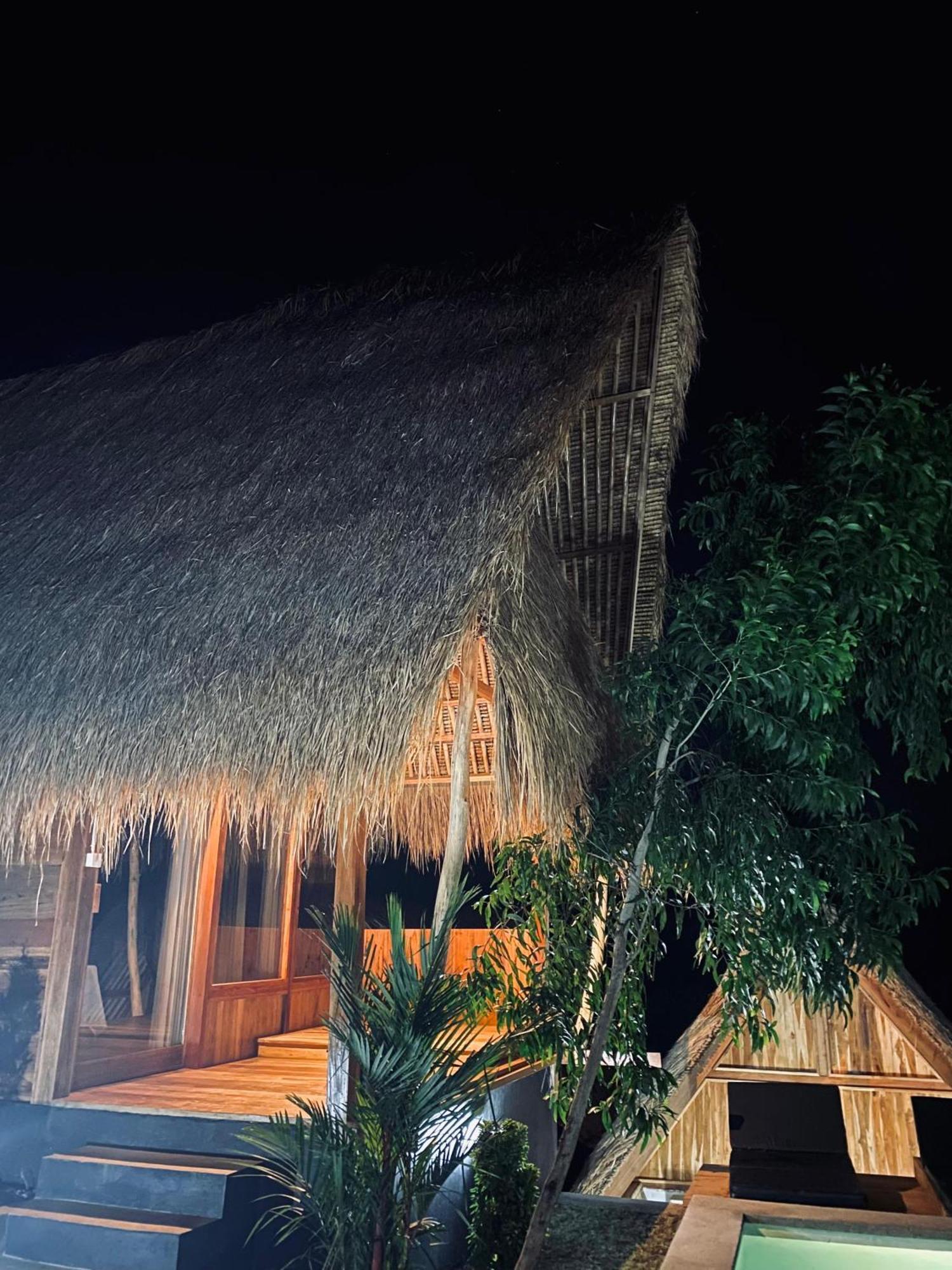 Sky Mountain Views Hotel Kuta  Exterior photo