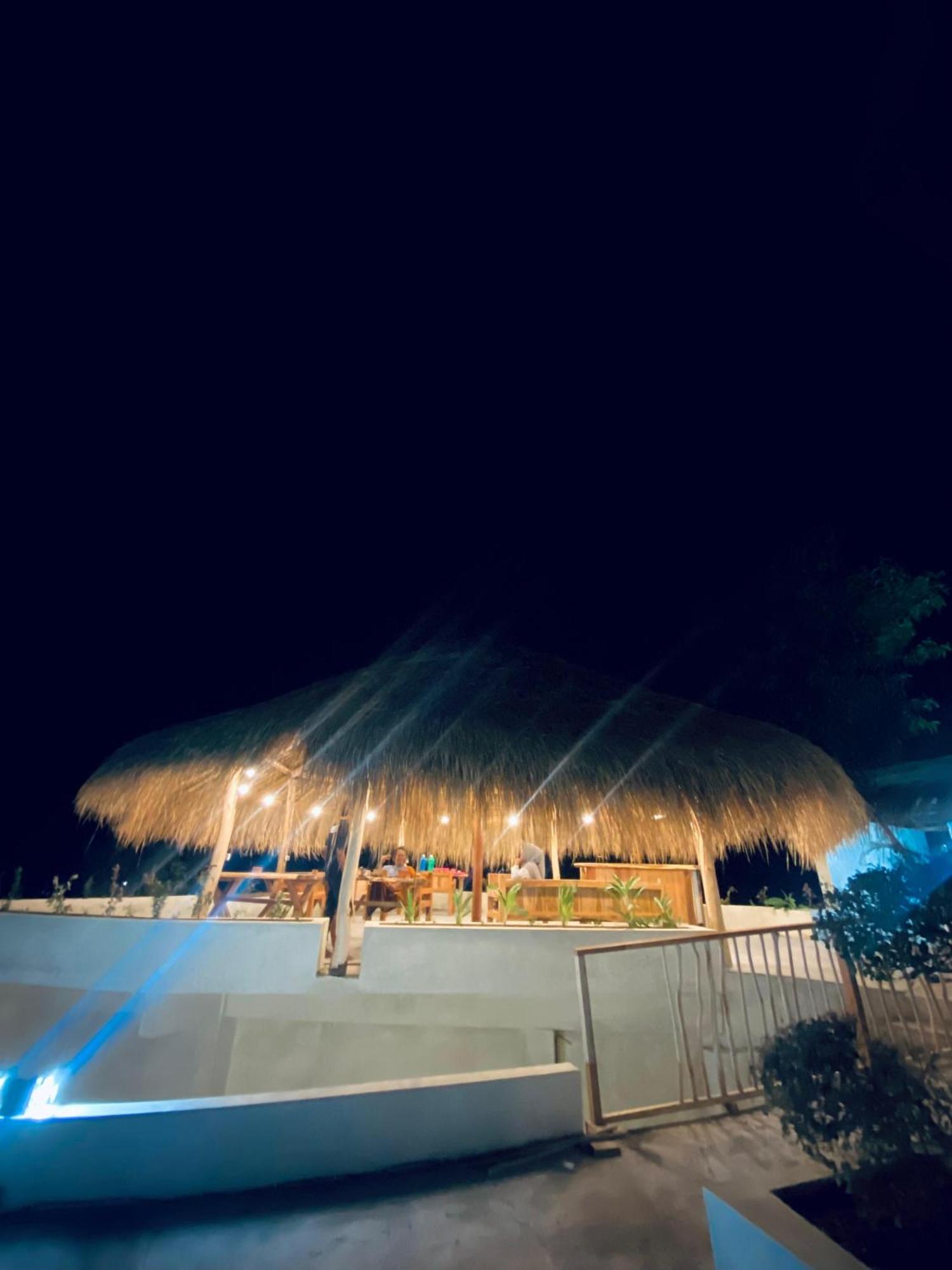 Sky Mountain Views Hotel Kuta  Exterior photo